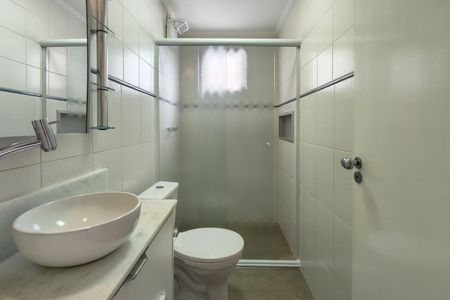 Apartamento para alugar com 70m², 2 quartos e 1 vaga Apartamento para alugar com 70m², 2 quartos e 1 vagaBanheiro da Suíte