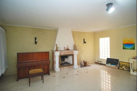 Sala de casa à venda com 5 quartos, 320m² em Vila Jardim, Porto Alegre