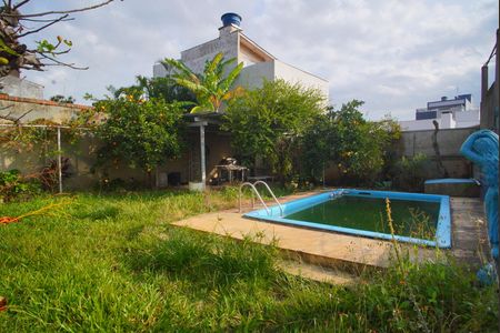 Casa à venda com 320m², 5 quartos e 5 vagasQuintal e Piscina