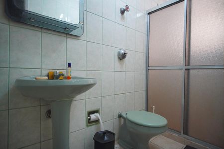 Casa à venda com 320m², 5 quartos e 5 vagasBanheiro de Serviço
