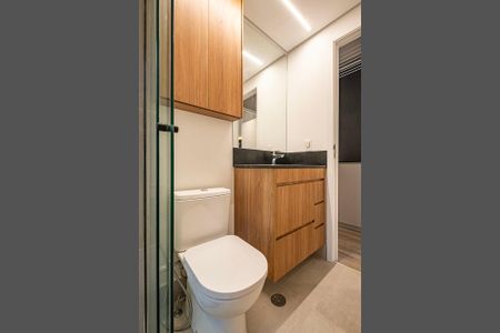 Banheiro de apartamento à venda com 1 quarto, 51m² em Cerqueira César, São Paulo