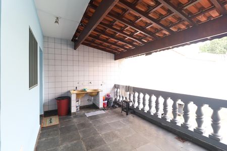 Casa para alugar com 211m², 2 quartos e 8 vagas