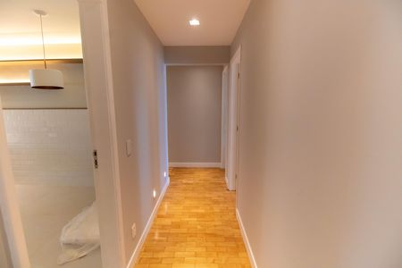 Corredor  de apartamento para alugar com 3 quartos, 200m² em Sra. das Graças, Niterói