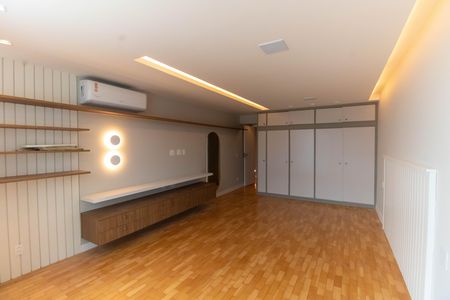 Apartamento para alugar com 200m², 3 quartos e 1 vagaSuíte 