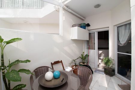 Apartamento à venda com 83m², 2 quartos e 1 vagaÁrea externa