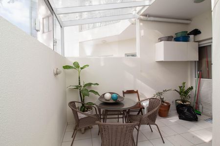 Apartamento à venda com 83m², 2 quartos e 1 vagaÁrea externa