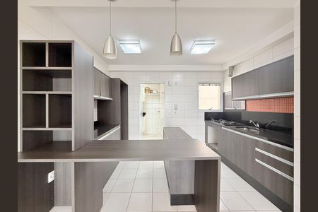 Apartamento para alugar com 100m², 2 quartos e 3 vagas Apartamento para alugar com 100m², 2 quartos e 3 vagasCozinha