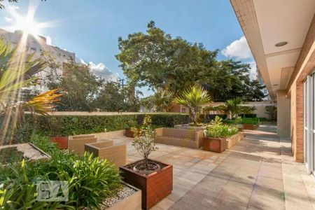 Apartamento para alugar com 100m², 2 quartos e 3 vagas Apartamento para alugar com 100m², 2 quartos e 3 vagasÁrea Comum