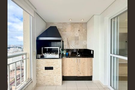 Apartamento para alugar com 100m², 2 quartos e 3 vagas Apartamento para alugar com 100m², 2 quartos e 3 vagasVaranda