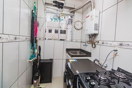 Cozinha de apartamento para alugar com 2 quartos, 60m² em Jardim Itu, Porto Alegre
