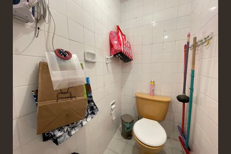 Apartamento à venda com 66m², 2 quartos e 1 vagaBanheiro de serviço 