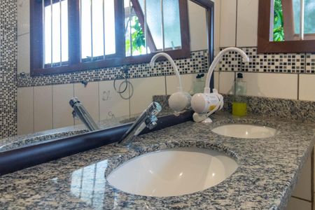 Casa para alugar com 180m², 4 quartos e 4 vagas Casa para alugar com 180m², 4 quartos e 4 vagasBanheiro Social