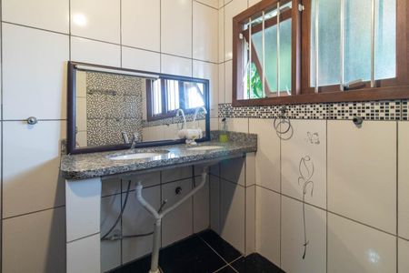 Casa para alugar com 180m², 4 quartos e 4 vagas Casa para alugar com 180m², 4 quartos e 4 vagasBanheiro Social