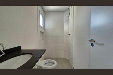 Apartamento à venda com 59m², 2 quartos e 2 vagas Apartamento à venda com 59m², 2 quartos e 2 vagasBanheiro da suíte