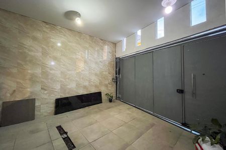Casa para alugar com 300m², 2 quartos e 2 vagas Casa para alugar com 300m², 2 quartos e 2 vagasGaragem