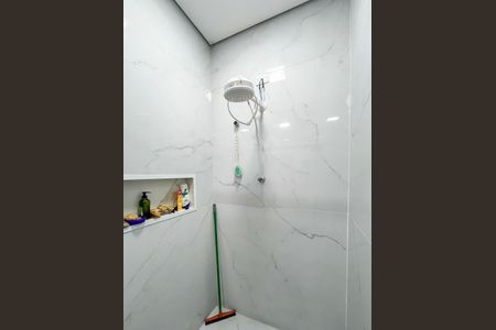 Casa para alugar com 300m², 2 quartos e 2 vagas Casa para alugar com 300m², 2 quartos e 2 vagasBanheiro