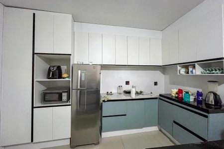 Casa para alugar com 300m², 2 quartos e 2 vagas Casa para alugar com 300m², 2 quartos e 2 vagasCozinha