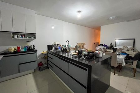 Casa para alugar com 300m², 2 quartos e 2 vagas Casa para alugar com 300m², 2 quartos e 2 vagasCozinha