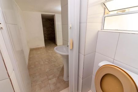 Banheiro de apartamento para alugar com 1 quarto, 30m² em Vila Romero, São Paulo
