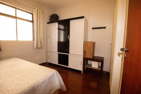 Apartamento à venda com 70m², 3 quartos e 1 vaga Apartamento à venda com 70m², 3 quartos e 1 vagaQuarto 02