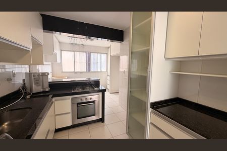 Apartamento à venda com 126m², 3 quartos e 2 vagasCozinha