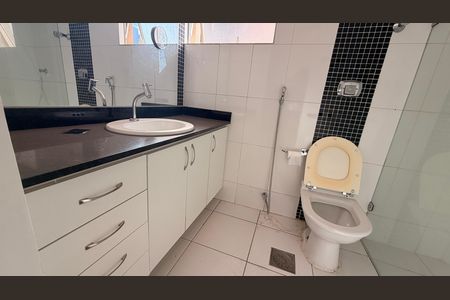 Apartamento à venda com 126m², 3 quartos e 2 vagasBanheiro da Suíte