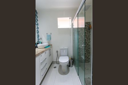 Casa à venda com 320m², 3 quartos e 4 vagasBanheiro da Suíte