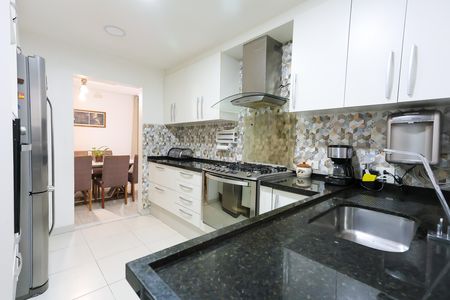 Casa à venda com 320m², 3 quartos e 4 vagascozinha