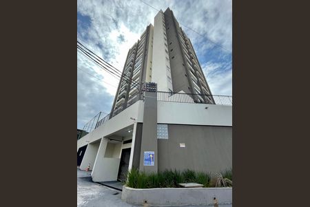 Apartamento para alugar com 64m², 2 quartos e 1 vaga Apartamento para alugar com 64m², 2 quartos e 1 vagaFachada