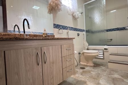 Apartamento para alugar com 140m², 2 quartos e sem vagaBanheiro da Suíte