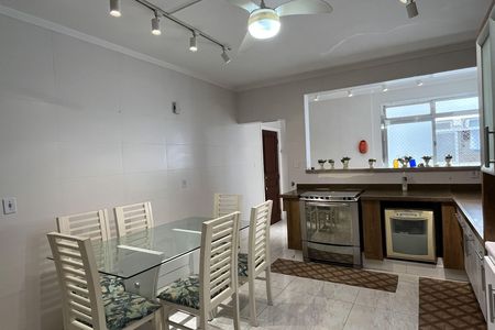 Apartamento para alugar com 140m², 2 quartos e sem vagaCozinha e Área de Serviço