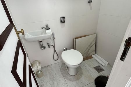 Apartamento para alugar com 140m², 2 quartos e sem vagaBanheiro de Serviço