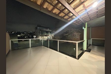 Casa à venda com 250m², 2 quartos e 3 vagas
