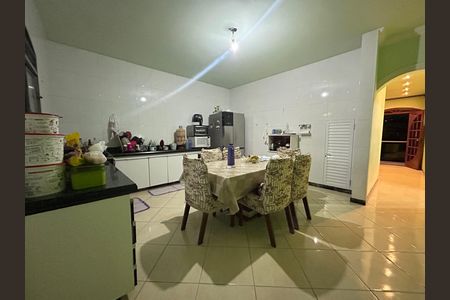 Casa à venda com 250m², 2 quartos e 3 vagas