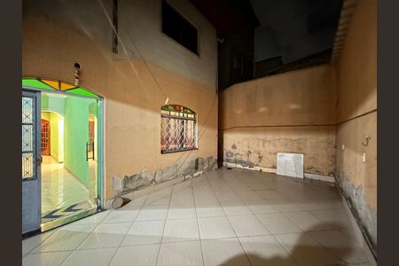 Casa à venda com 250m², 2 quartos e 3 vagas