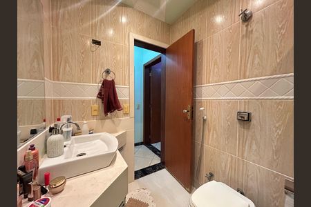 Casa à venda com 250m², 2 quartos e 3 vagas