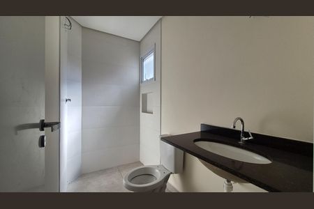 Apartamento à venda com 56m², 2 quartos e 1 vaga Apartamento à venda com 56m², 2 quartos e 1 vagaBanheiro da suíte