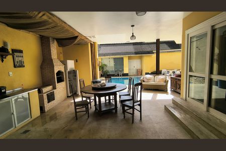 Casa de condomínio para alugar com 700m², 7 quartos e 2 vagas