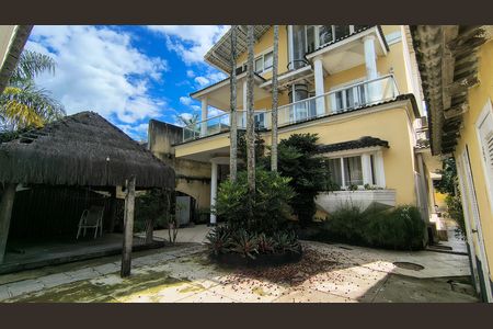 Casa de condomínio para alugar com 700m², 7 quartos e 2 vagas