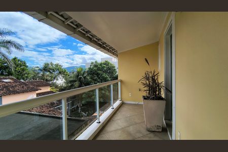 Casa de condomínio para alugar com 700m², 7 quartos e 2 vagas