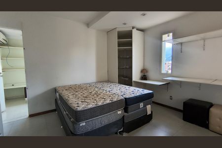 Casa de condomínio para alugar com 700m², 7 quartos e 2 vagas