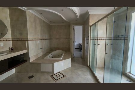 Casa de condomínio para alugar com 700m², 7 quartos e 2 vagas
