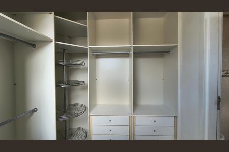 Casa de condomínio para alugar com 700m², 7 quartos e 2 vagas