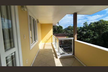 Casa de condomínio para alugar com 700m², 7 quartos e 2 vagas