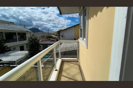 Casa de condomínio para alugar com 700m², 7 quartos e 2 vagas