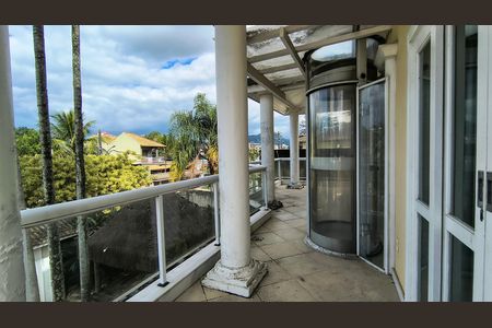 Casa de condomínio para alugar com 700m², 7 quartos e 2 vagas