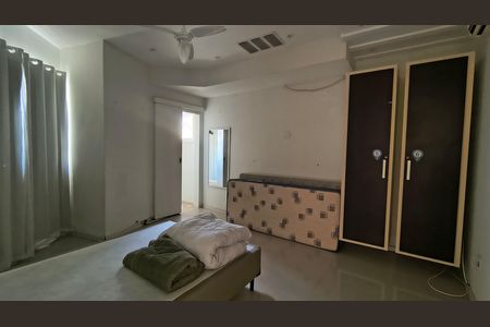 Casa de condomínio para alugar com 700m², 7 quartos e 2 vagas