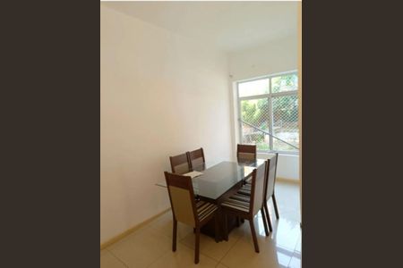 Apartamento para alugar com 72m², 3 quartos e sem vaga Apartamento para alugar com 72m², 3 quartos e sem vagaSala
