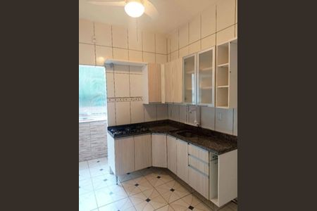 Apartamento para alugar com 72m², 3 quartos e sem vaga Apartamento para alugar com 72m², 3 quartos e sem vagaCozinha