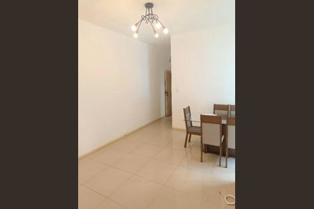 Apartamento para alugar com 72m², 3 quartos e sem vaga Apartamento para alugar com 72m², 3 quartos e sem vagaSala